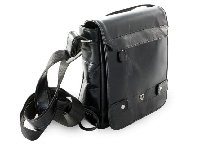 Malý černý pánský kožený crossbag s klopnou Callum