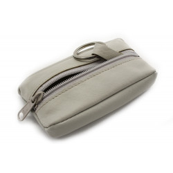 Světle šedá kožená klíčenka Lana