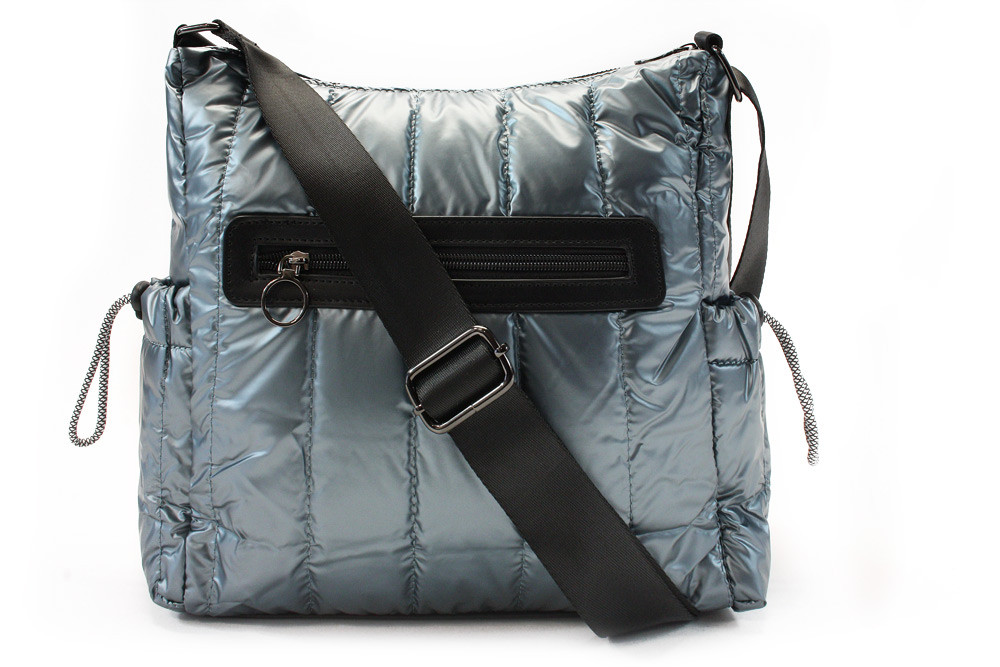 Světle modrá prošívaná dámská zipová crossbody kabelka Avra