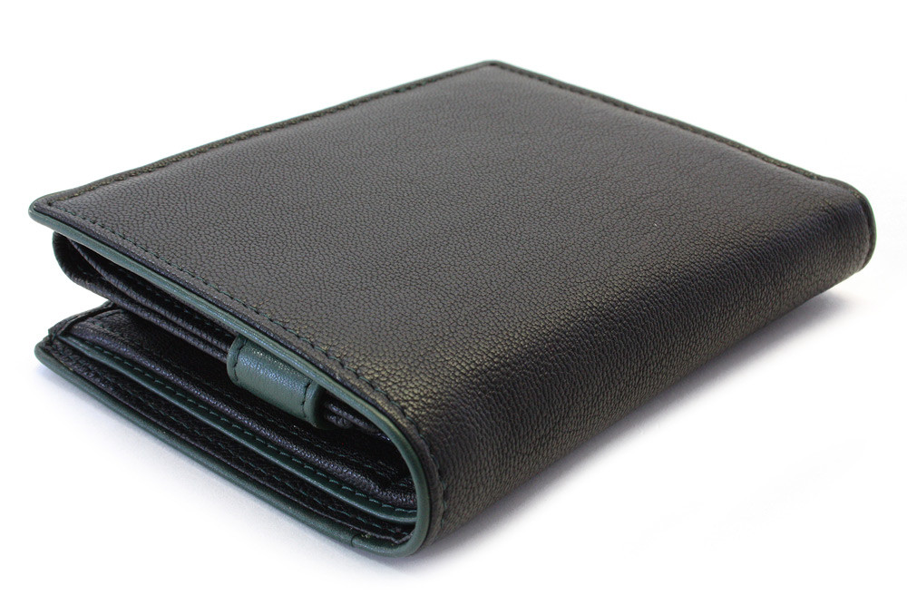 Černá pánská kožená peněženka s tmavě zelenou zápinkou Jennie
