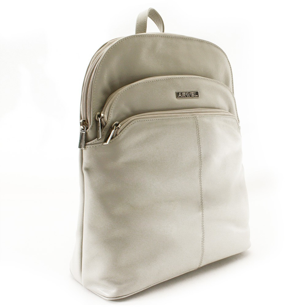 Světle šedý kožený dámský moderní batoh Poppy