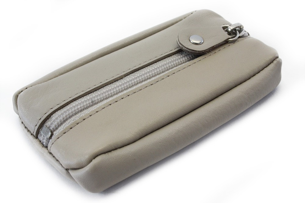 Šedá kožená klíčenka se zipovou kapsou Lana