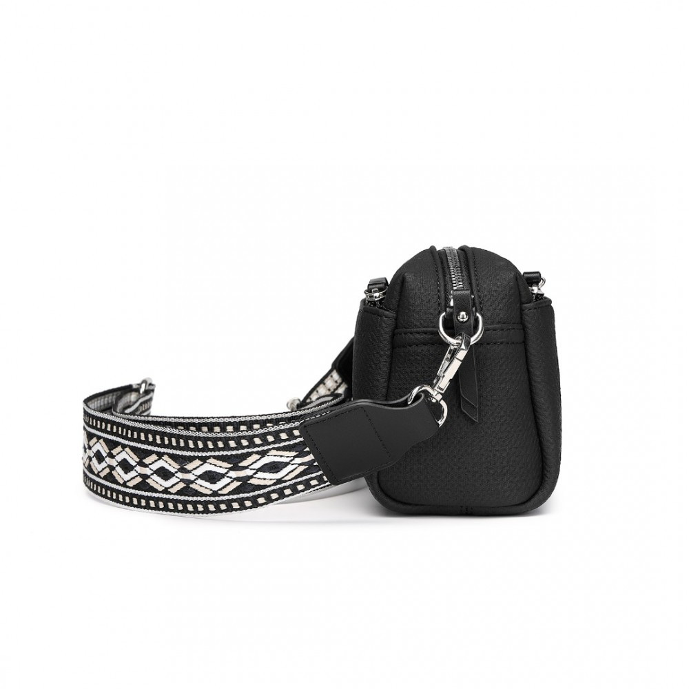 Černá crossbody kabelka s výrazným popruhem Bethany