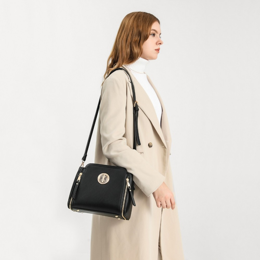 Černá zipová crossbody dámská kabelka Zivana