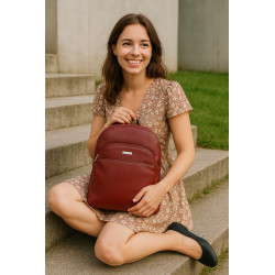 Tmavě červený kožený zipový batoh Poppy