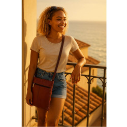 Vínovočerná dámská kožená crossbody kabelka Margaret