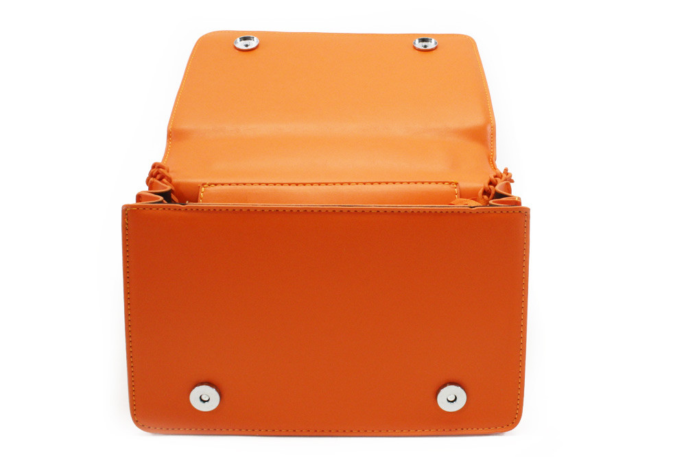 Oranžová dámská crossbody kabelka s ozdobnou klopnou Dobea