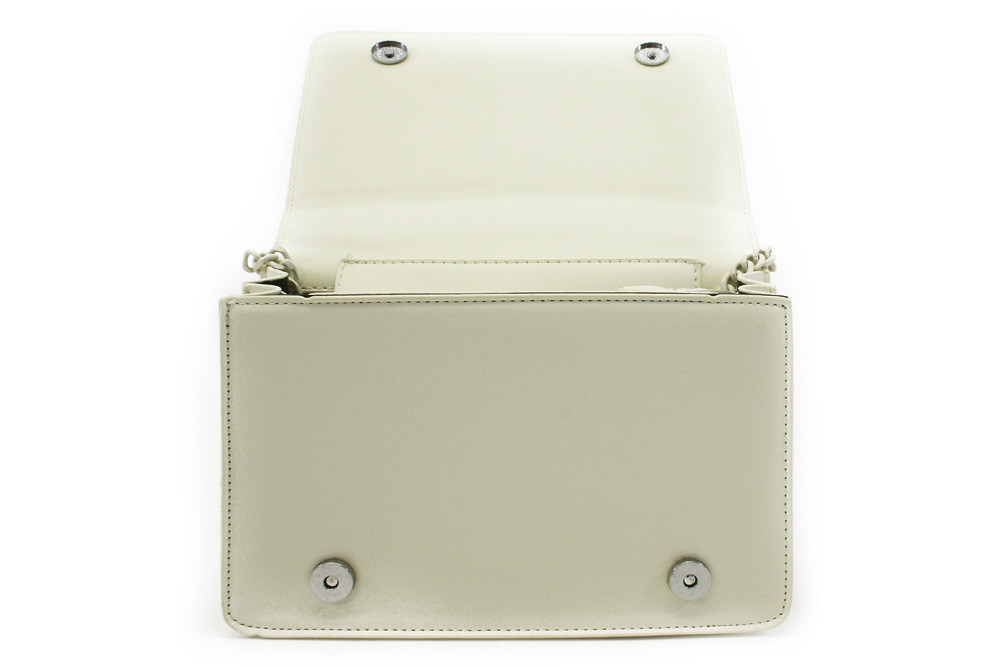 Smetanová dámská crossbody kabelka s ozdobnou klopnou Dobea
