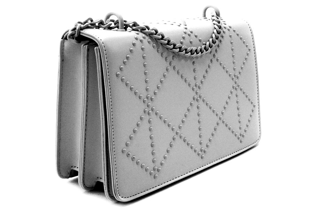 Stříbrná dámská crossbody kabelka s ozdobnou klopnou Dobea