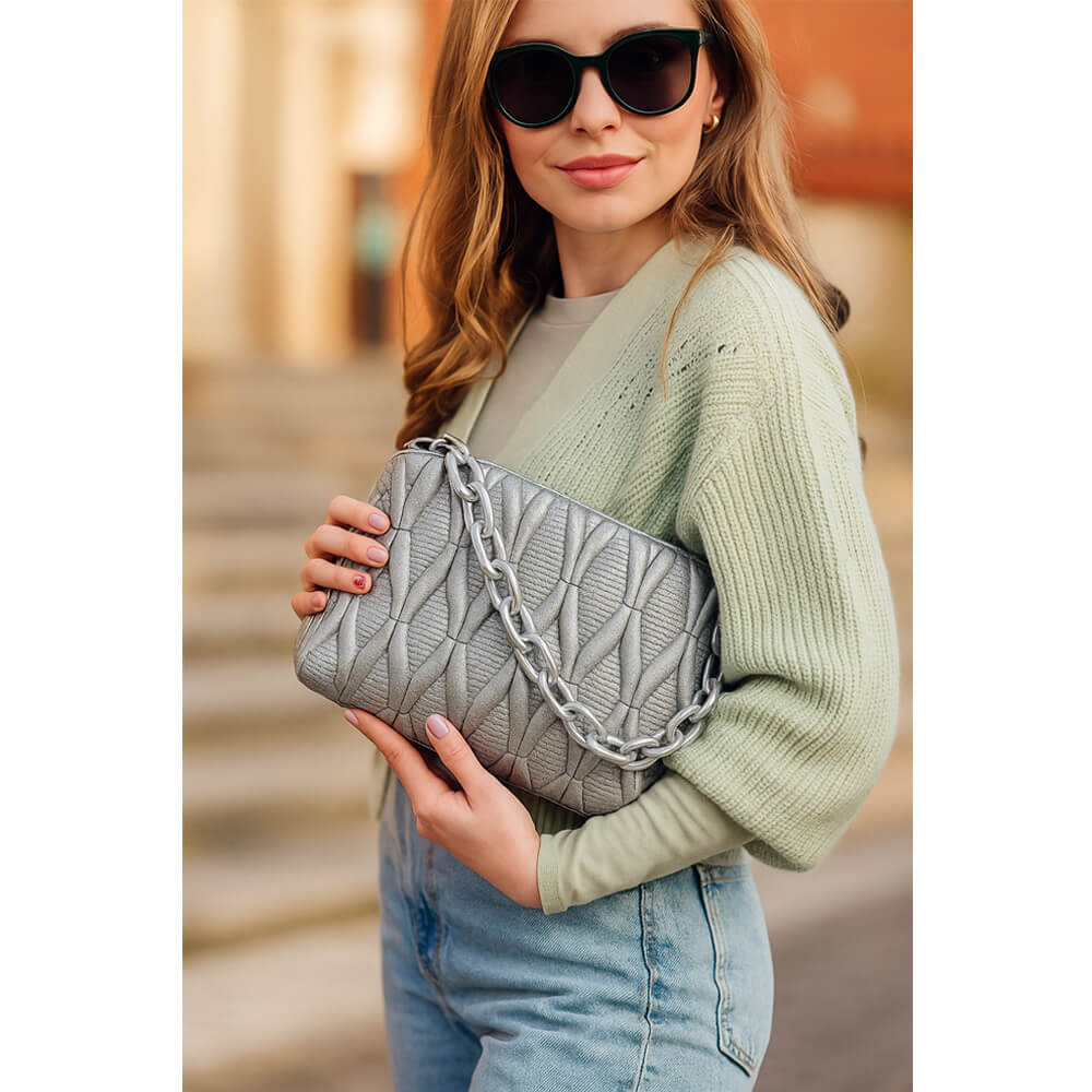 Stříbrná netradiční prošívaná crossbody dámská kabelka Azzini
