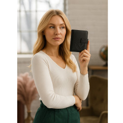 Černá kožená dámská peněženka se zápinkou Taiga