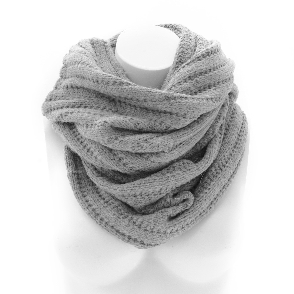 Světle šedý pletený dámský nákrčník Makoto