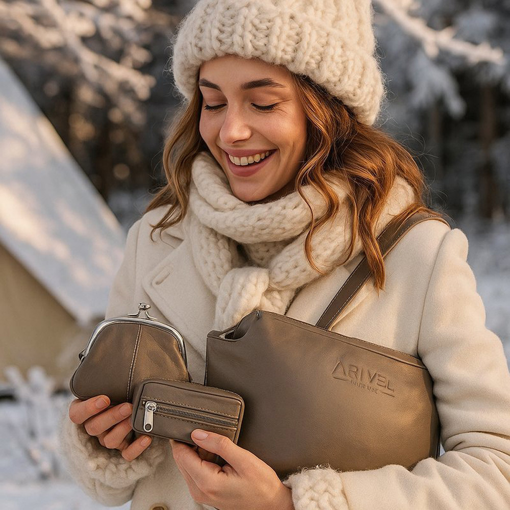 Šedohnědá kožená sada dámské kabelky, peněženky a klíčenky Cristina