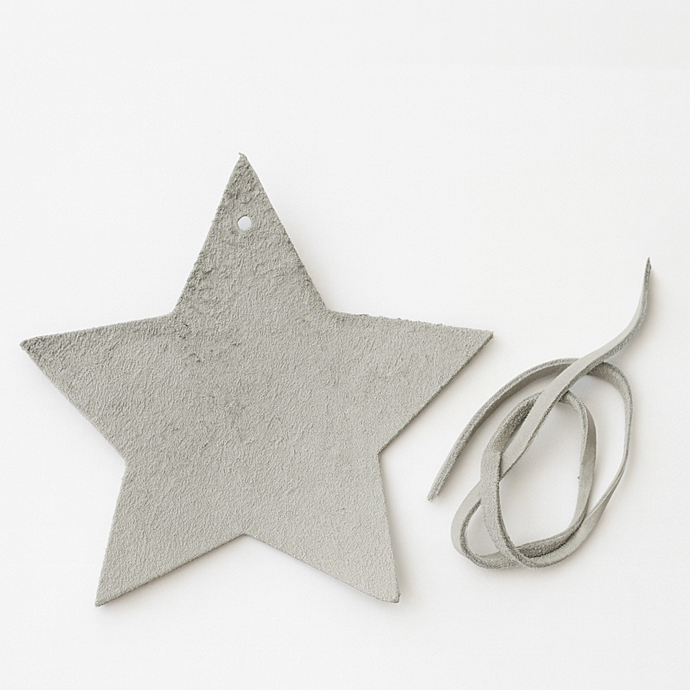 Světle šedá vánoční ozdoba hvězda Gallo