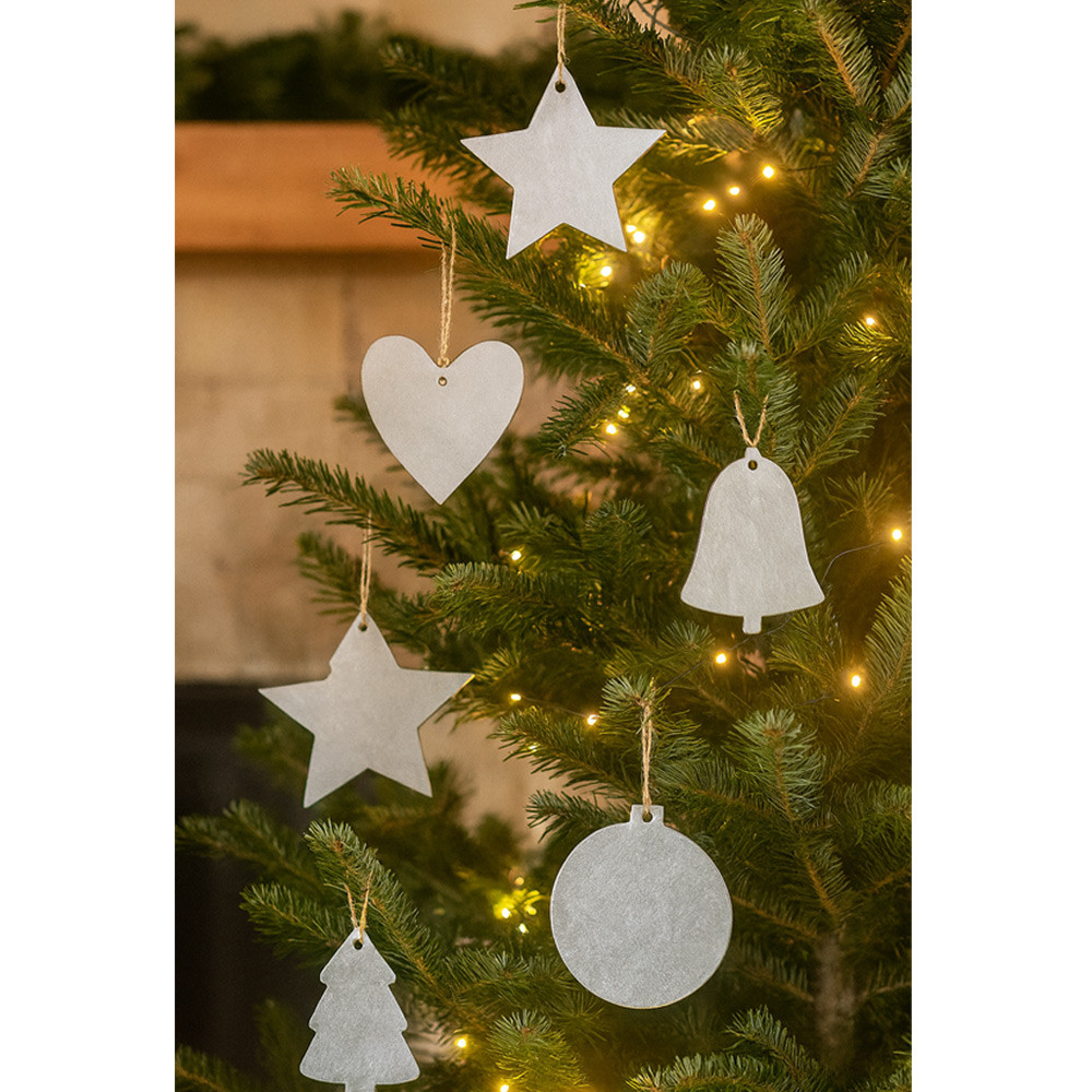 Tmavě stříbrná vánoční ozdoba stromeček Robbins