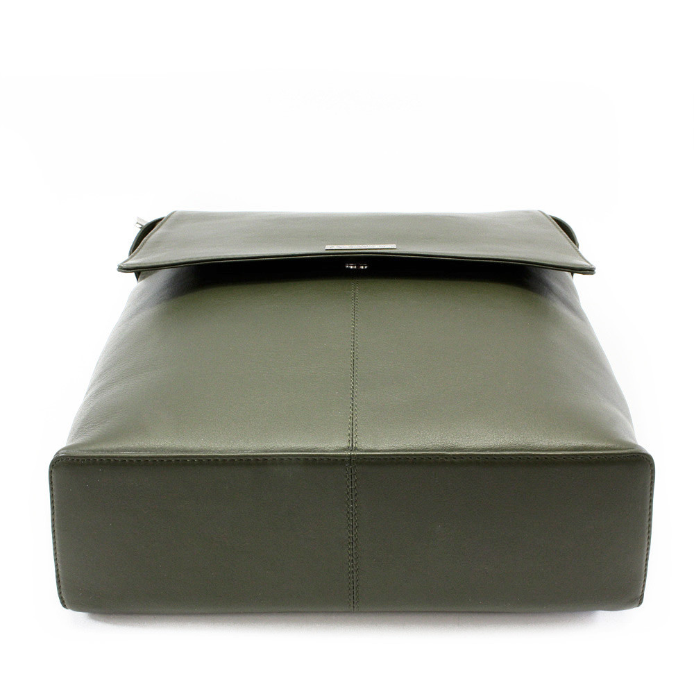 Tmavě zelený městský kožený batoh Neville