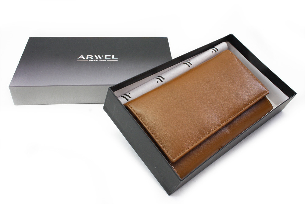 Hnědá dámská klopová kožená peněženka Ellalien