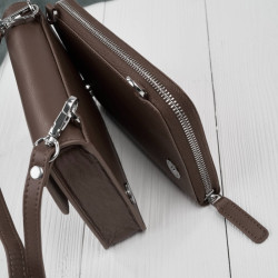 Tmavě hnědá dámská kožená crossbody kabelka 2 v 1 Cornelia