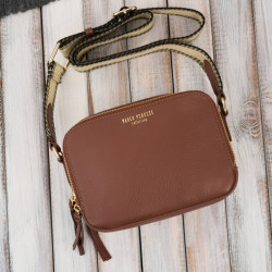 Tmavě hnědá dámská kožená crossbody kabelka Lone