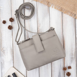 Světle šedá malá dámská kožená crossbody kabelka Meliora