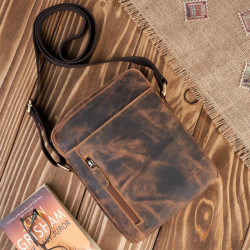 Hnědý pánský kožený crossbag Mehriban