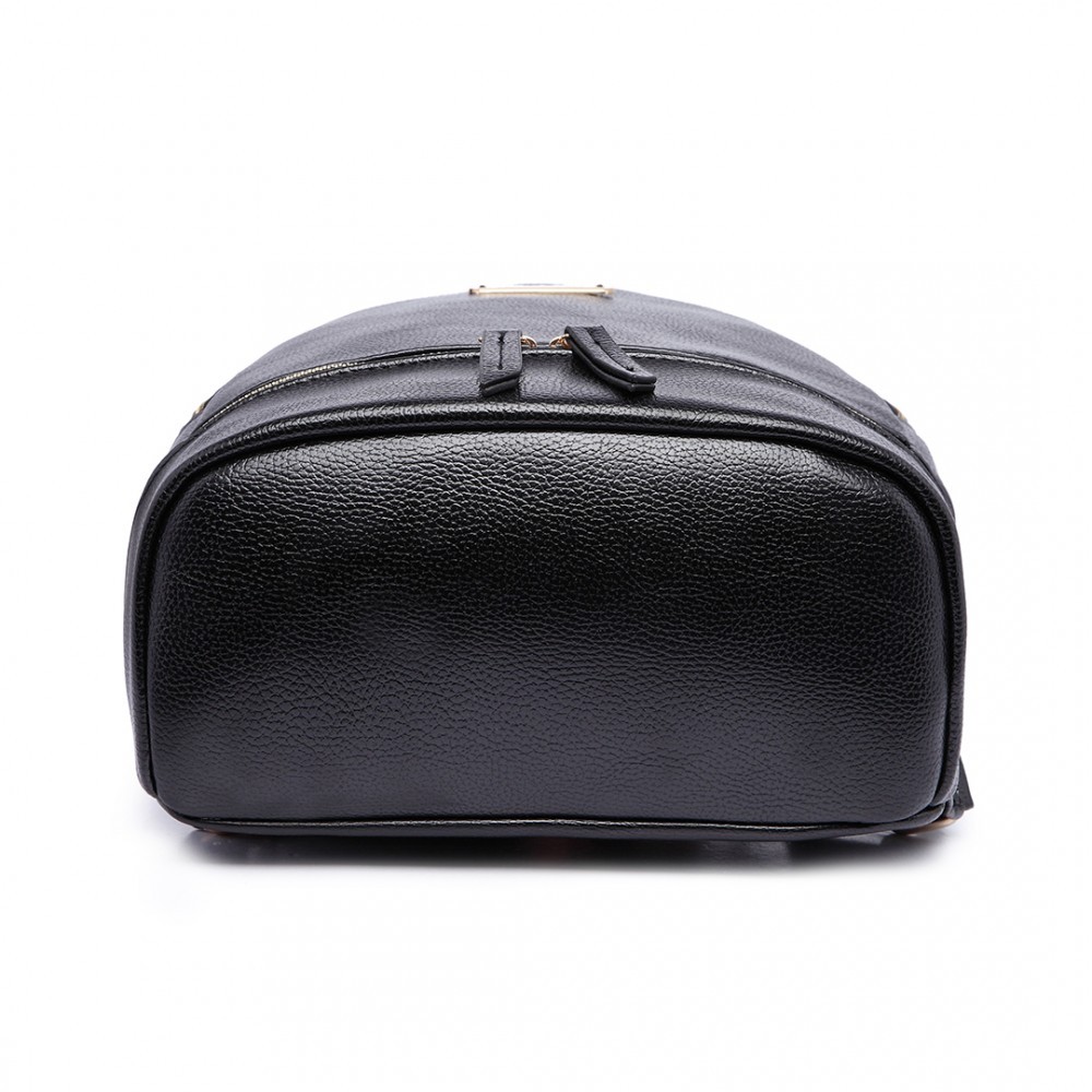 Černý dámský elegantní batoh Fantel