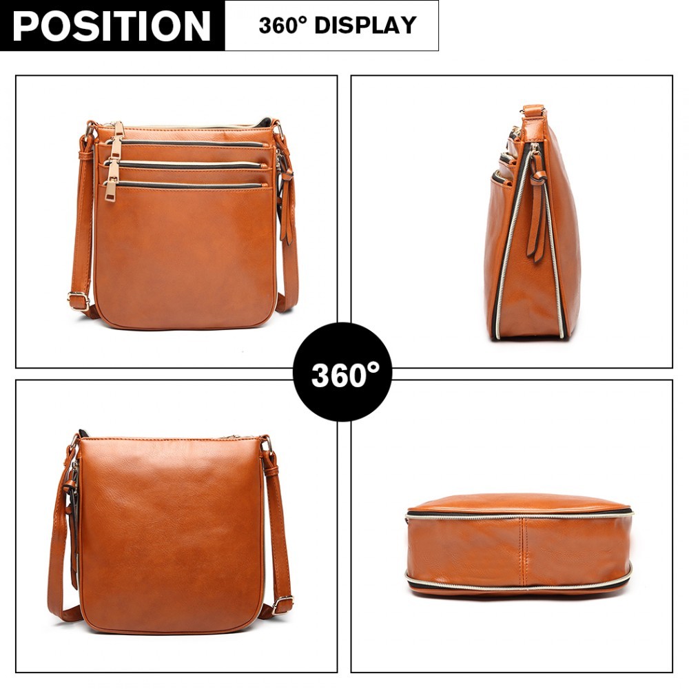 Hnědá moderní crossbody dámská kabelka Panda