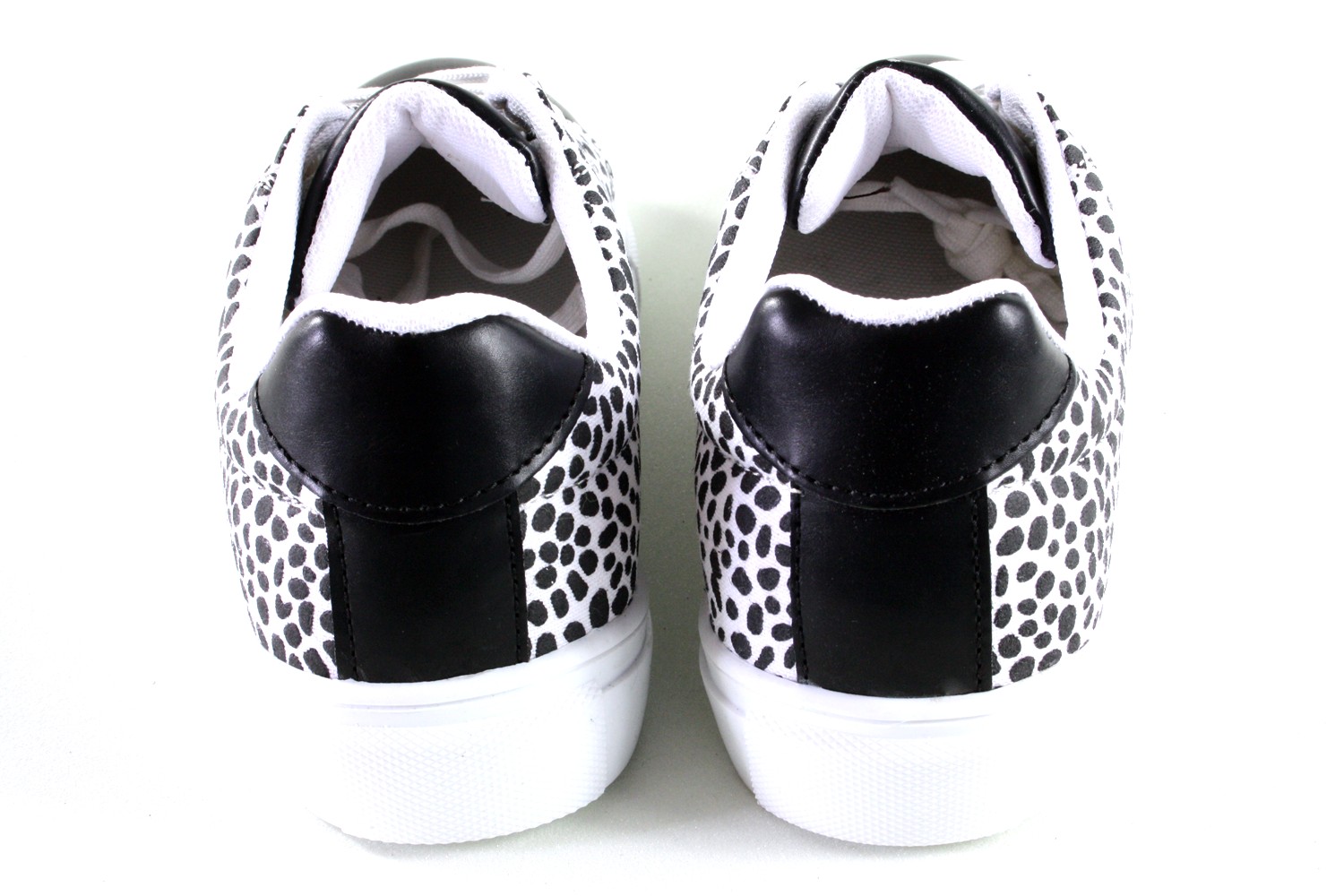 CRW8047 BLACK/WHITE