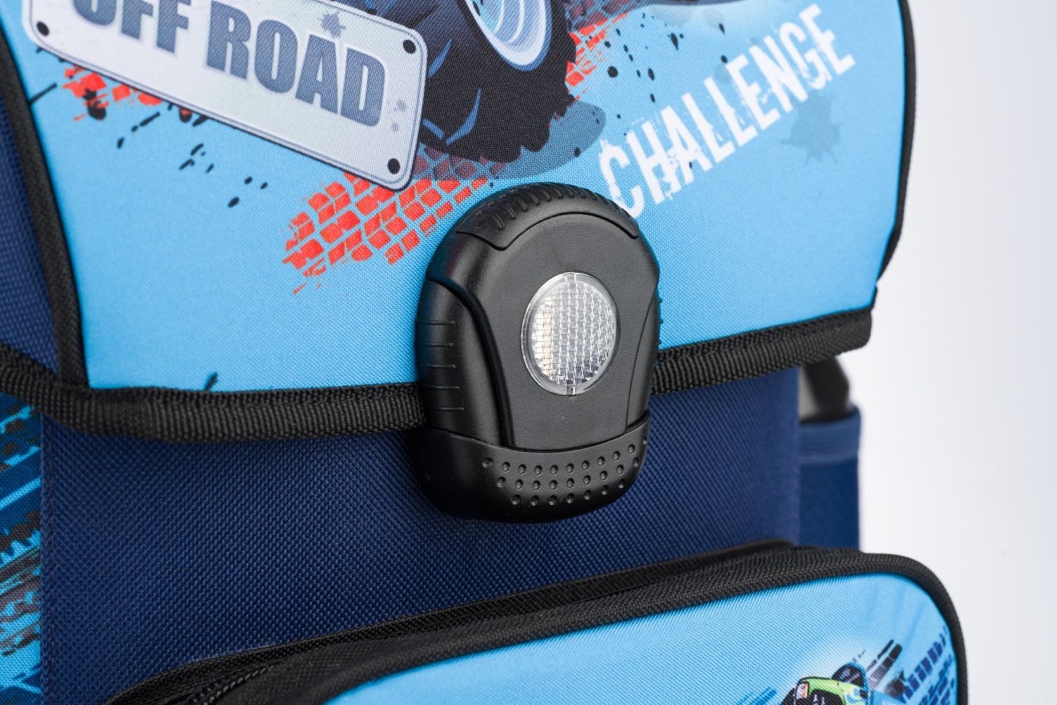 Klopnová voděodolná školní aktovka pro kluky s motivem auta Dante