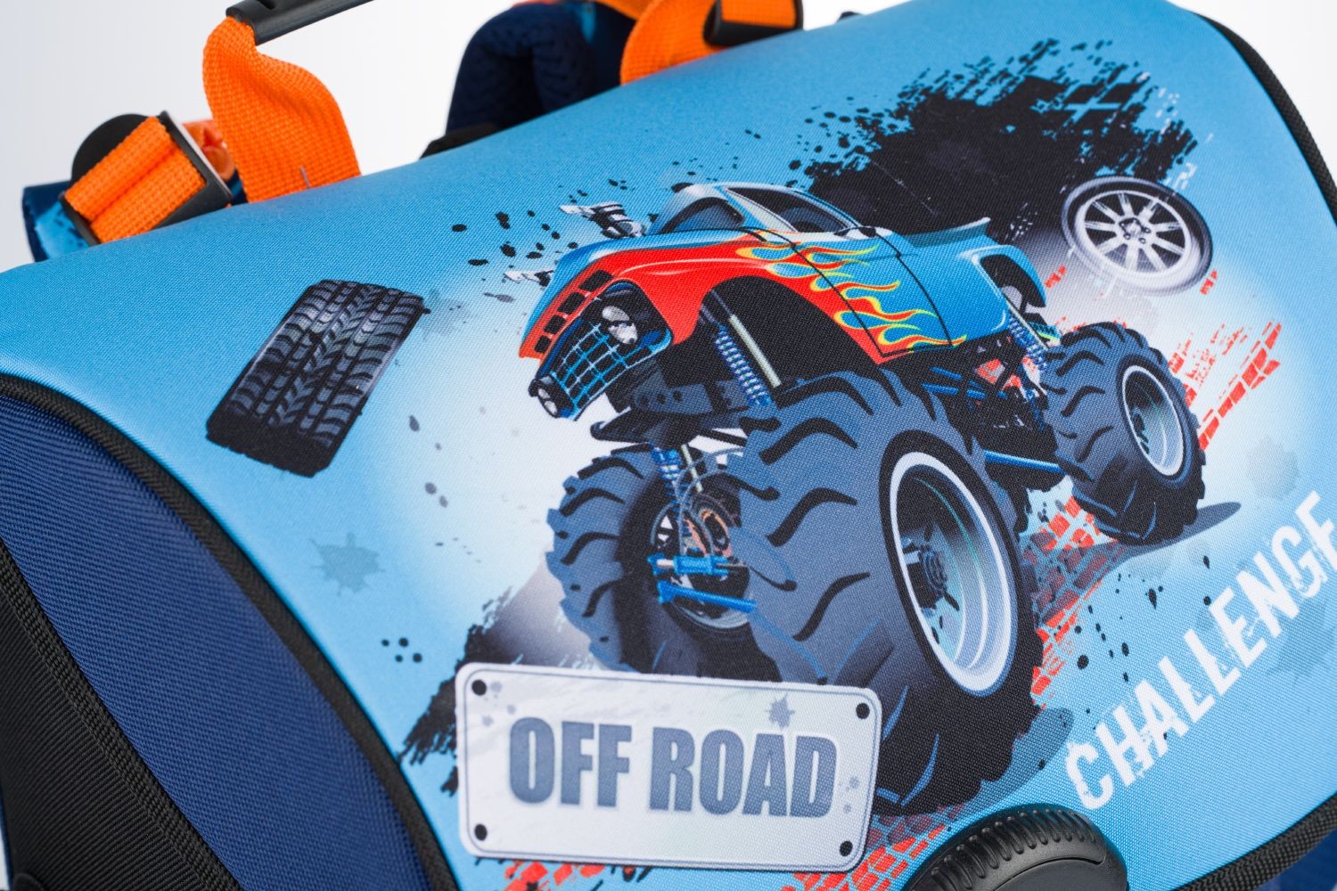 Klopnová voděodolná školní aktovka pro kluky s motivem auta Dante