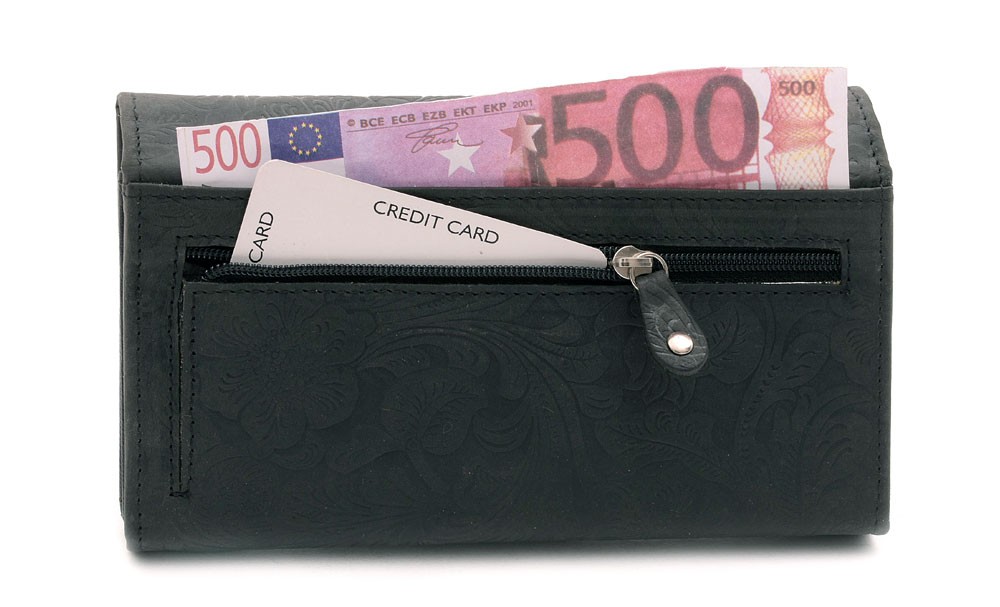 Černá klopnová kožená dámská peněženka se vzorem Amani