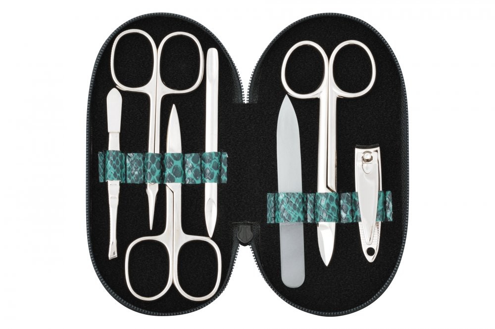 Tmavě zelená dámská manikúra s hadím vzorem Natalie